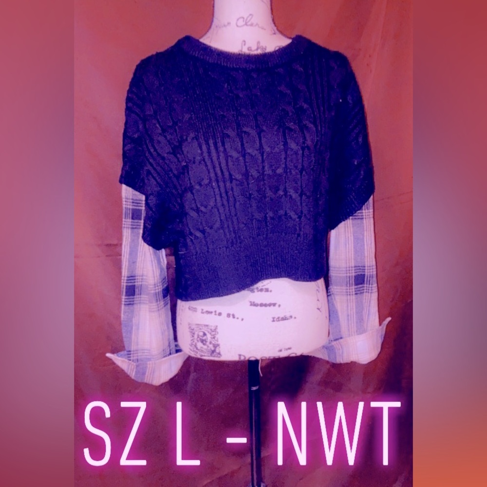 Long sleeve sweater crop top w/ flannel sleeves.